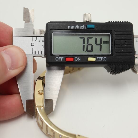 Guess Womens Gold Tone Gem Pave 18mm Rectangle Watch Jewel Bracelet New Battery - Picture 3 of 12